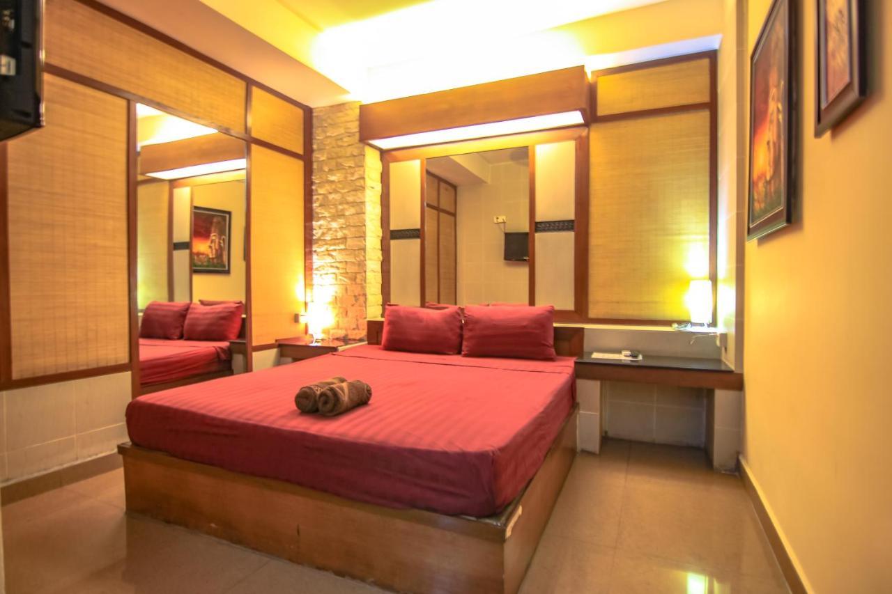 Bar Oz Riverside Guesthouse Phnom Penh Exterior foto