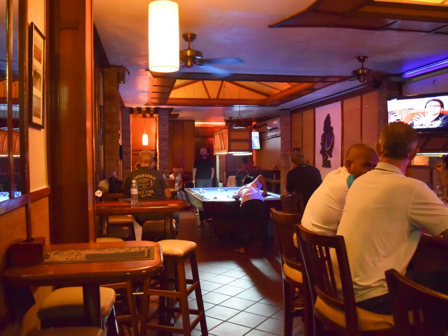 Bar Oz Riverside Guesthouse Phnom Penh Exterior foto